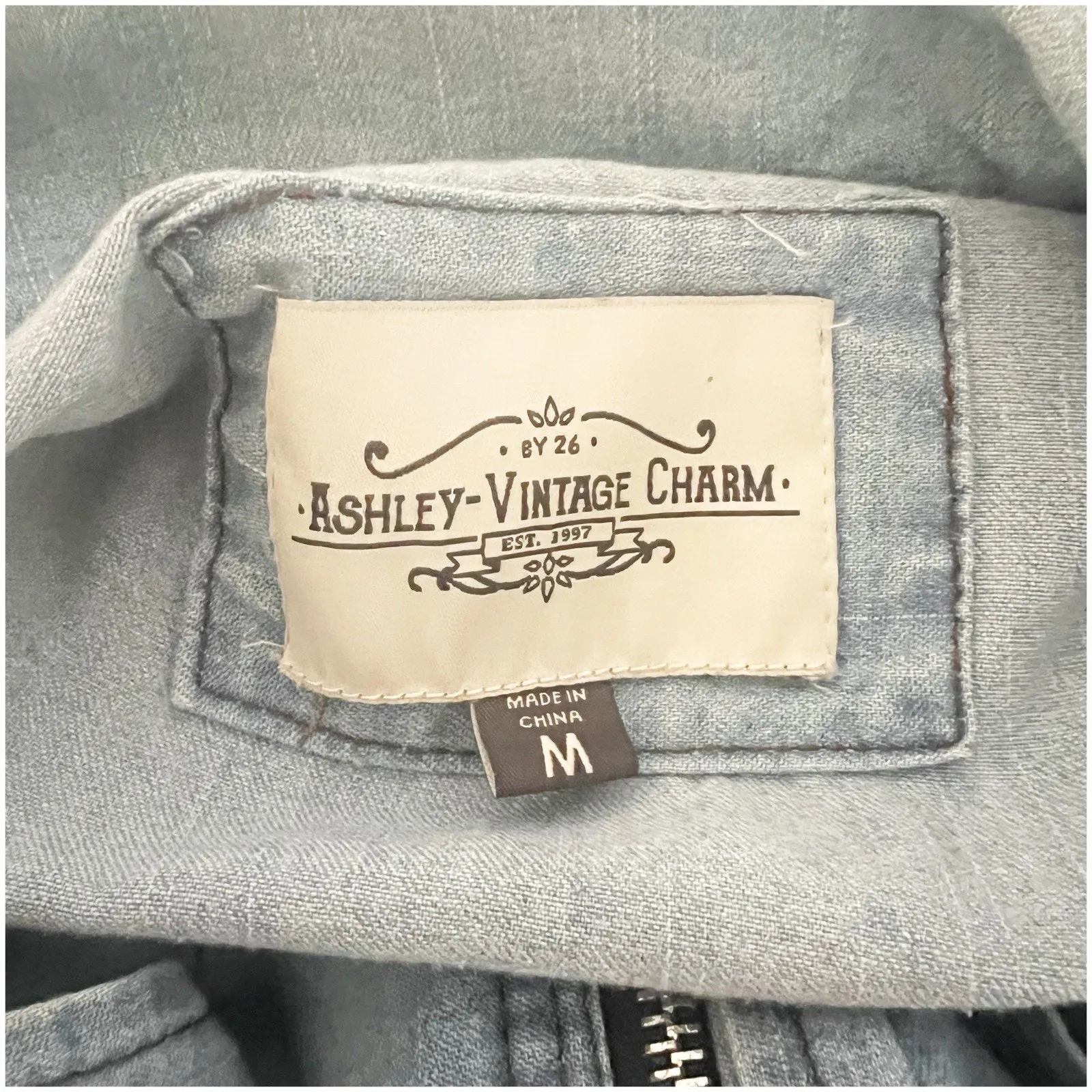 Ashley Vintage Charm Chambray Women’s Barn Jacket Lightweight Size M Western Blue Size M - Image 9