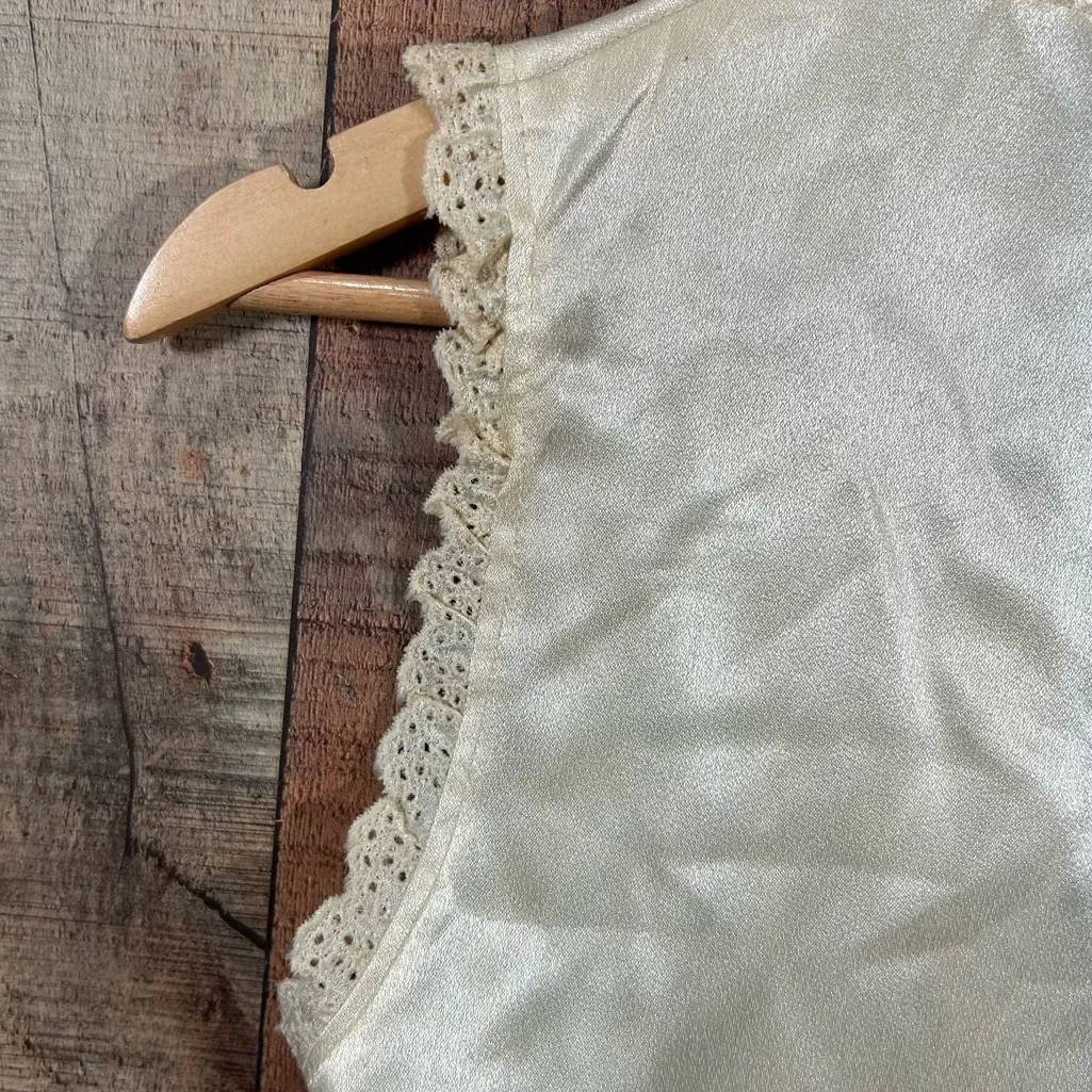 Vintage 70s Satin Lace Vest Size 9 Boho Romantic Cottagecore Feminine Seashell - Image 9