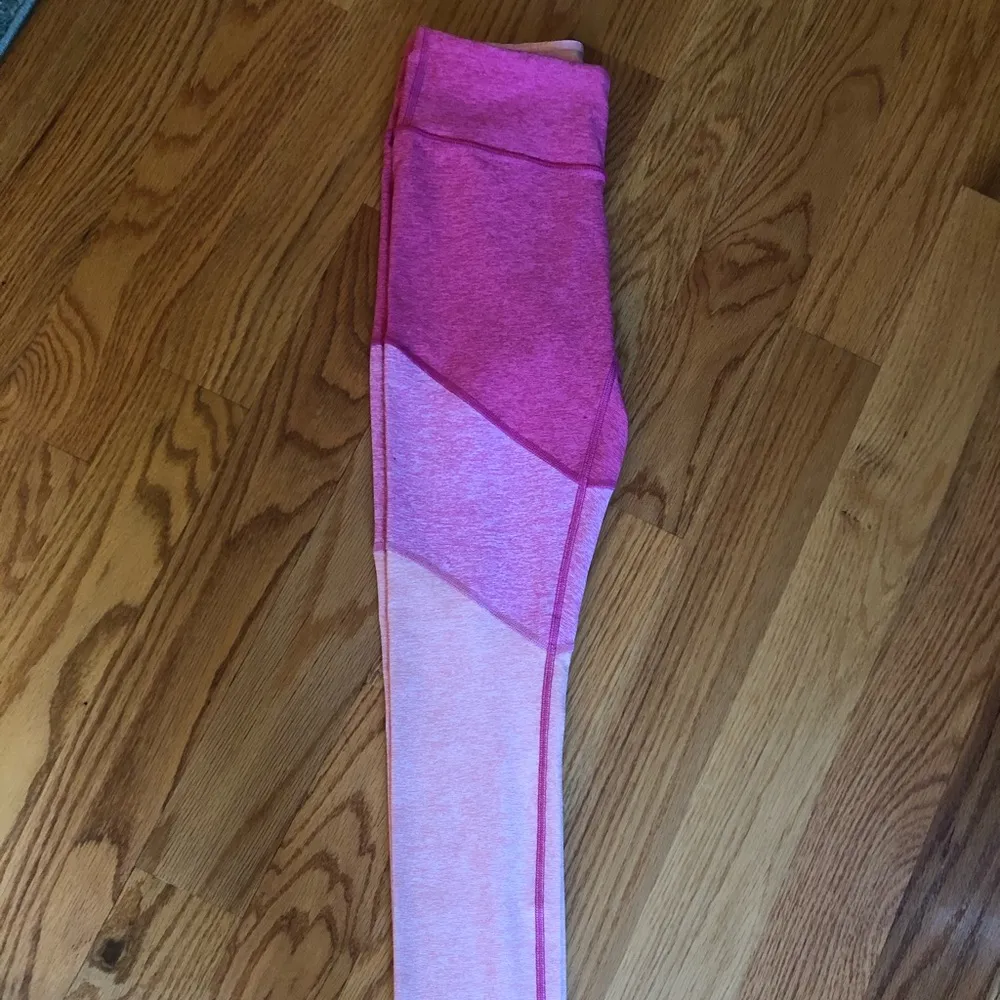 Outdoor voices 7/8 pink peach leggings XS - Image 4