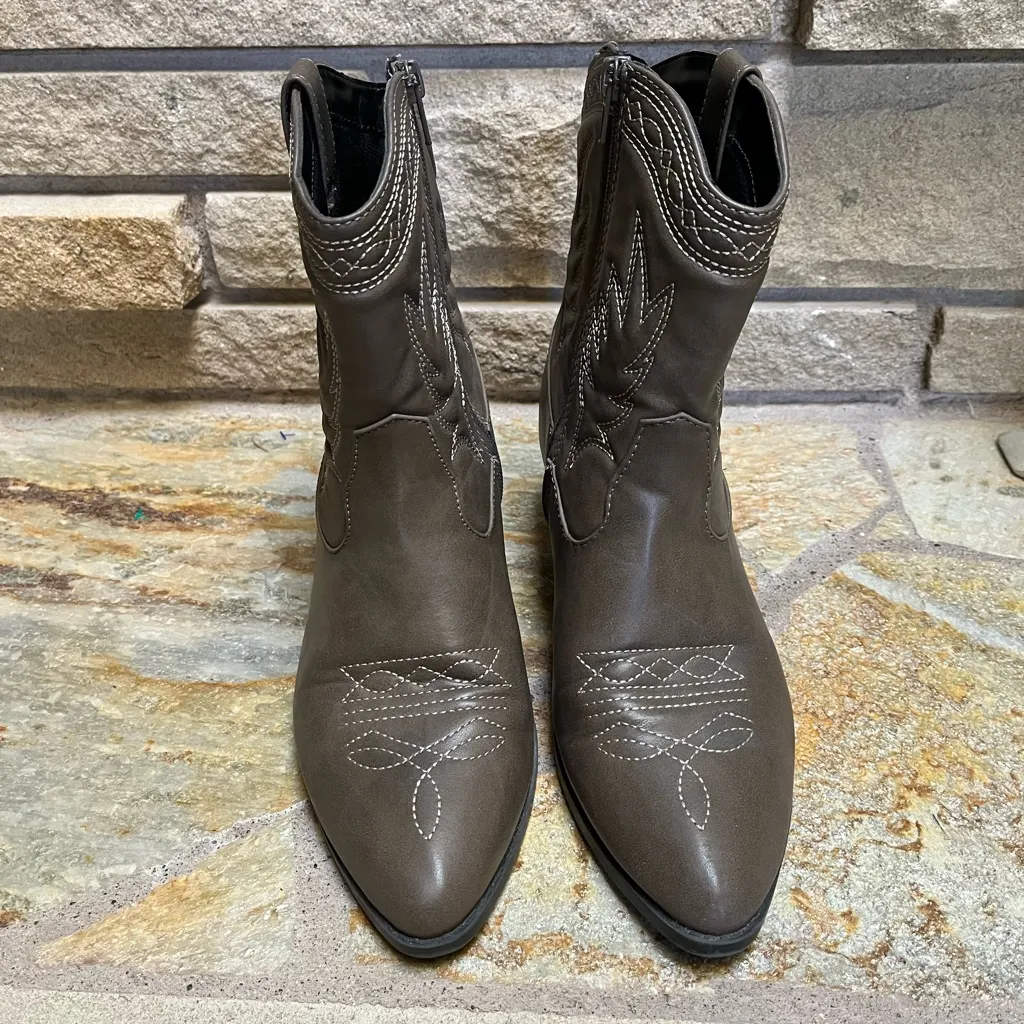 Soda Picotee Women Western Cowboy Cowgirl Stitched Ankle Boots Brown 8.5 - Image 2