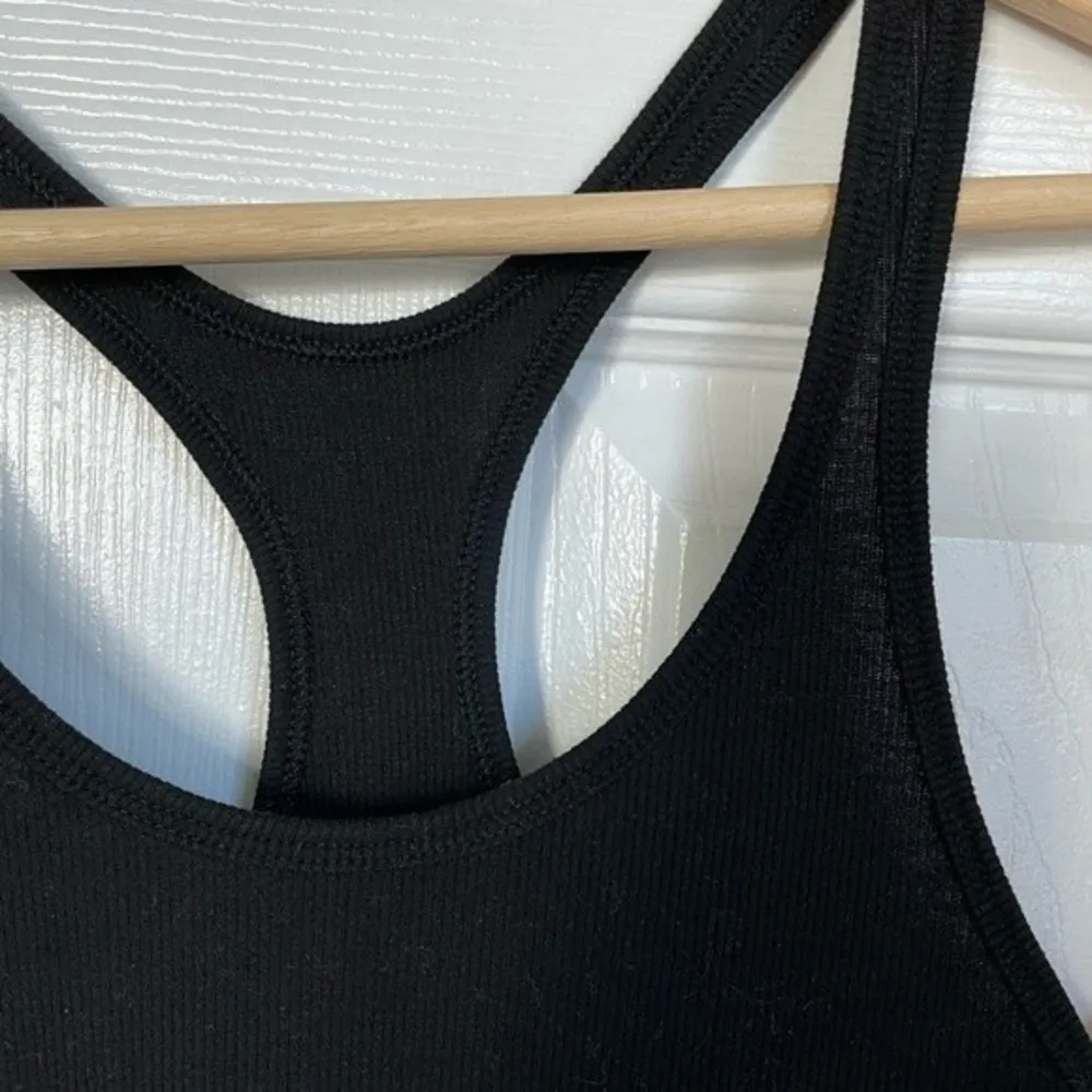 Old Navy ribbed black workout exercise tank top womens size m - Image 2