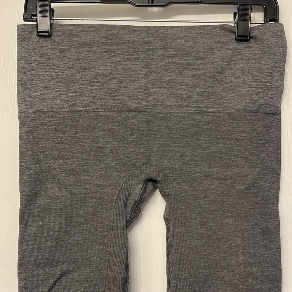 Blanqi Compressed Postpartum Gray Leggings Sports Support Size Small GUC #0381 - Image 2