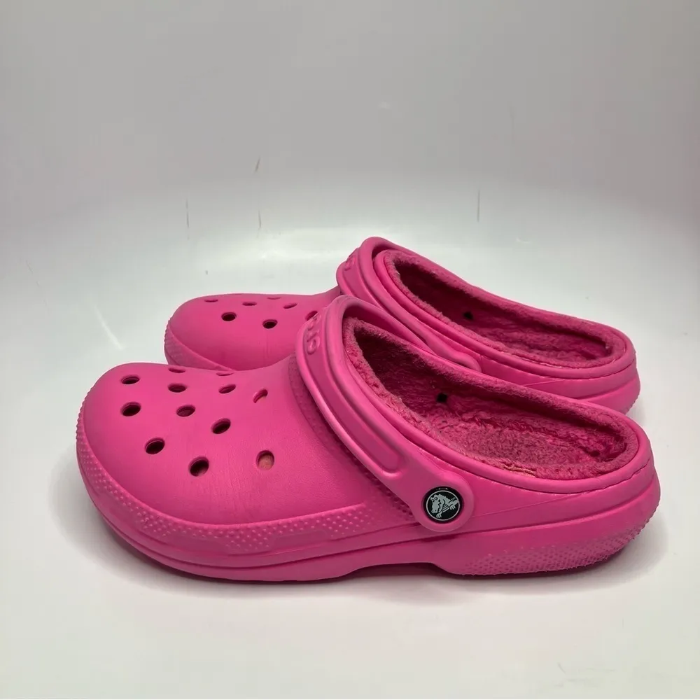 Crocs hot pink lined clogs‎ unisex sizing - Image 3