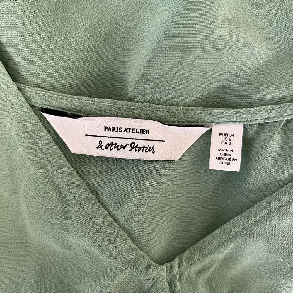 & Other Stories Paris Atelier Silk Sleeveless Tank Soft Green Buttons 2 Small - Image 4