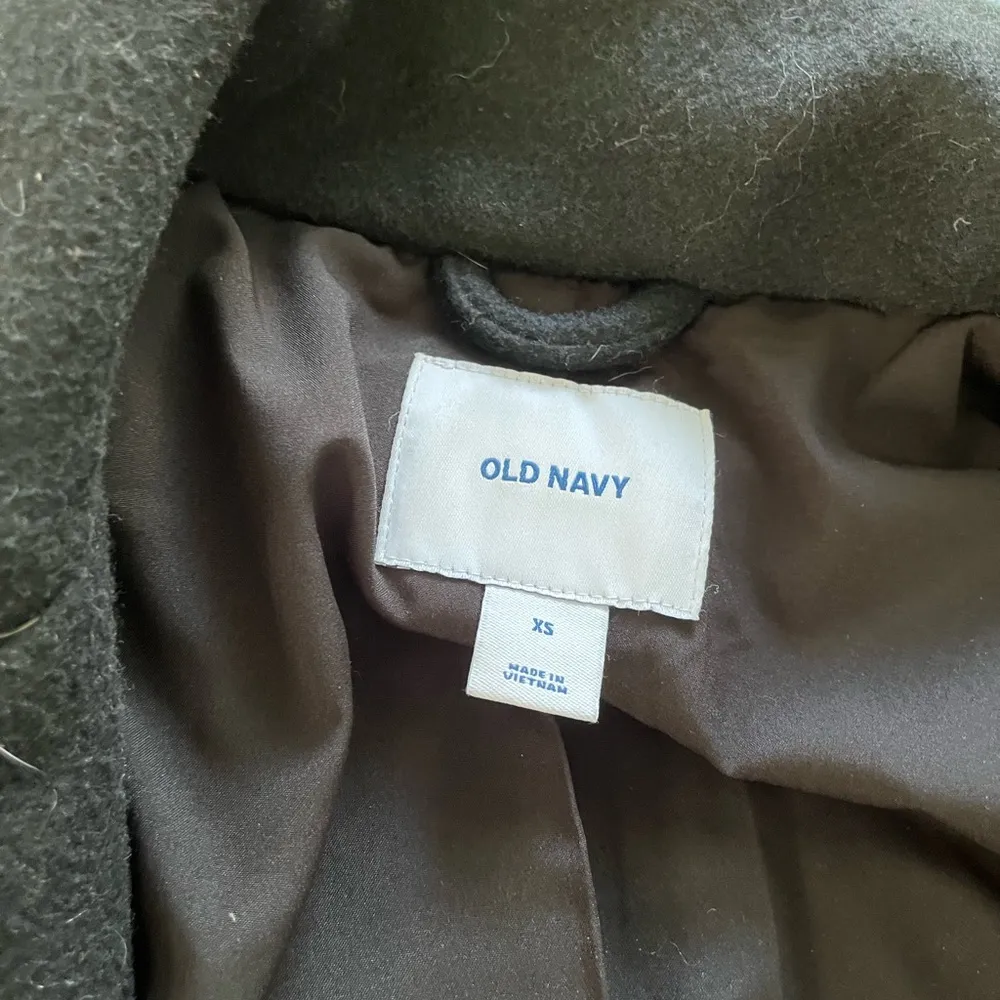 Old Navy  XS zip up black coat - Image 3