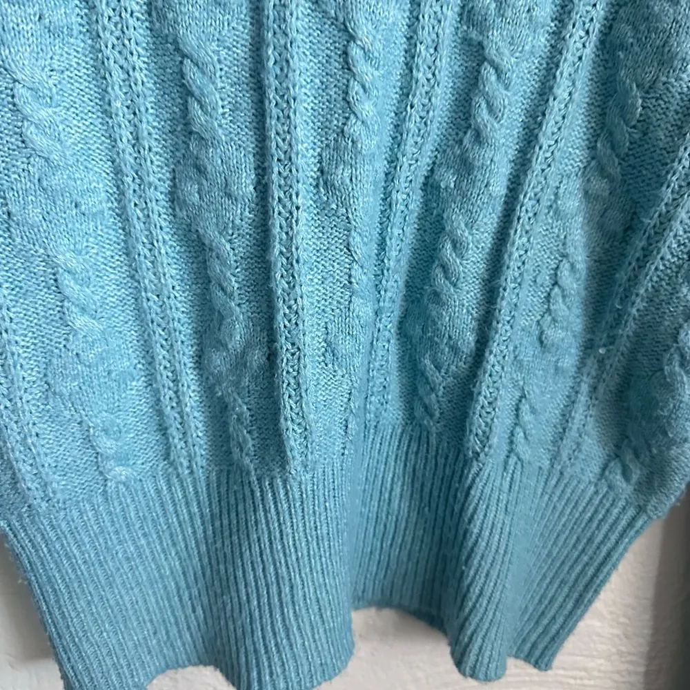 Blue Cowl Neck Sweater with Ruffled Shoulders Small cable knit Size undefined - Image 5