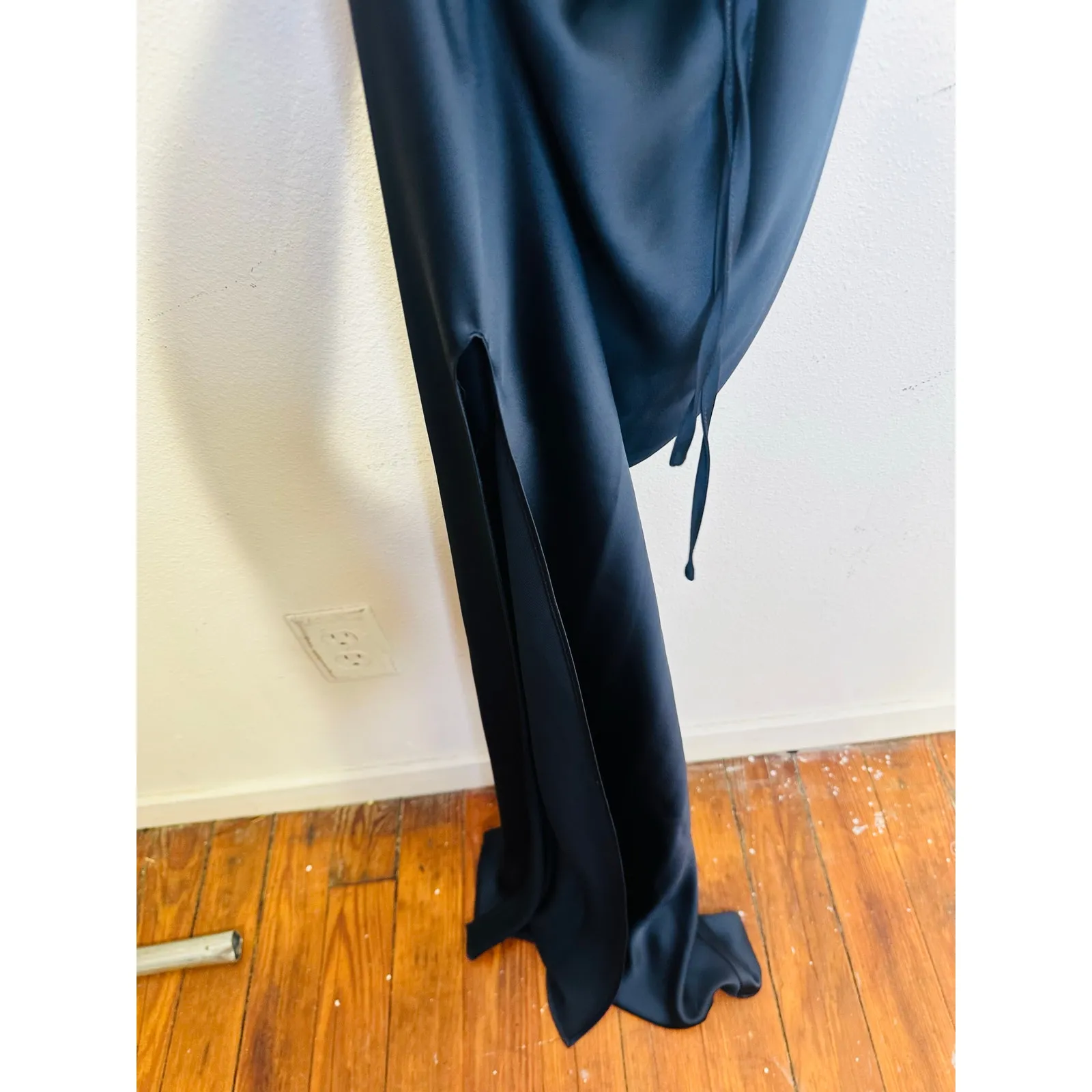 NWT RAMY BROOK Dark Navy Blue Plunging Neckline Halter Tie Valentina Gown Size 6 - Image 5