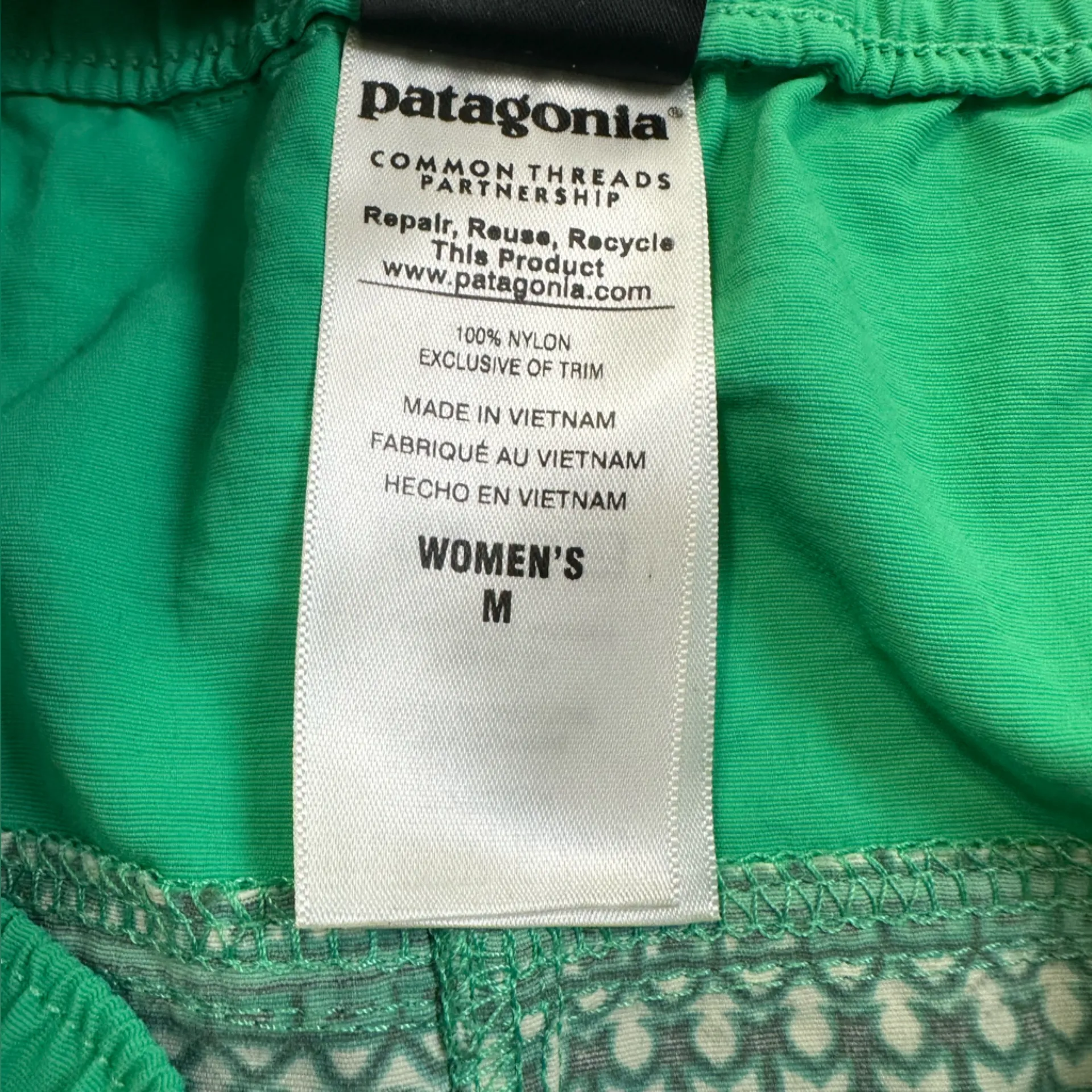 Patagonia Aztec Baggies Green Mini Skirt with Geometric Design With Pockets - Image 9