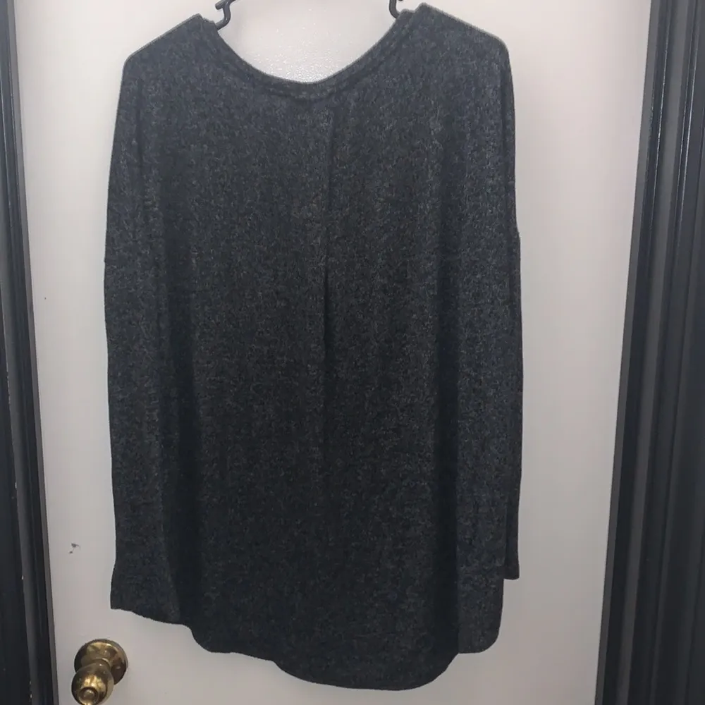 Merona Marled Long Sleeve Pocket Tee in Size Large - Image 3
