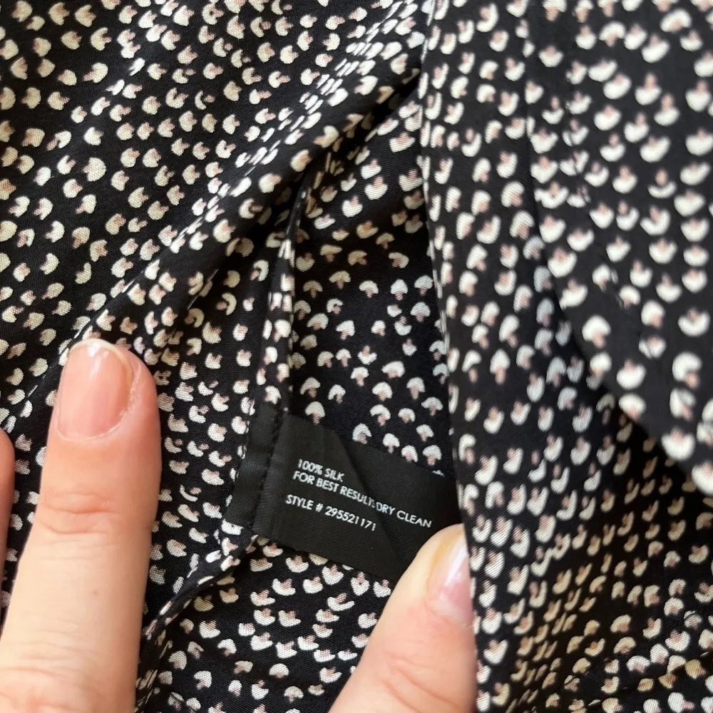 Club Monaco Silk Satin Black Side Pockets Casual Midi V Neck Dress, Size XS‎ - Image 9