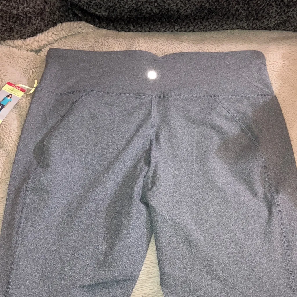 NWT Tangerine Color Block Capri, XL - Image 3