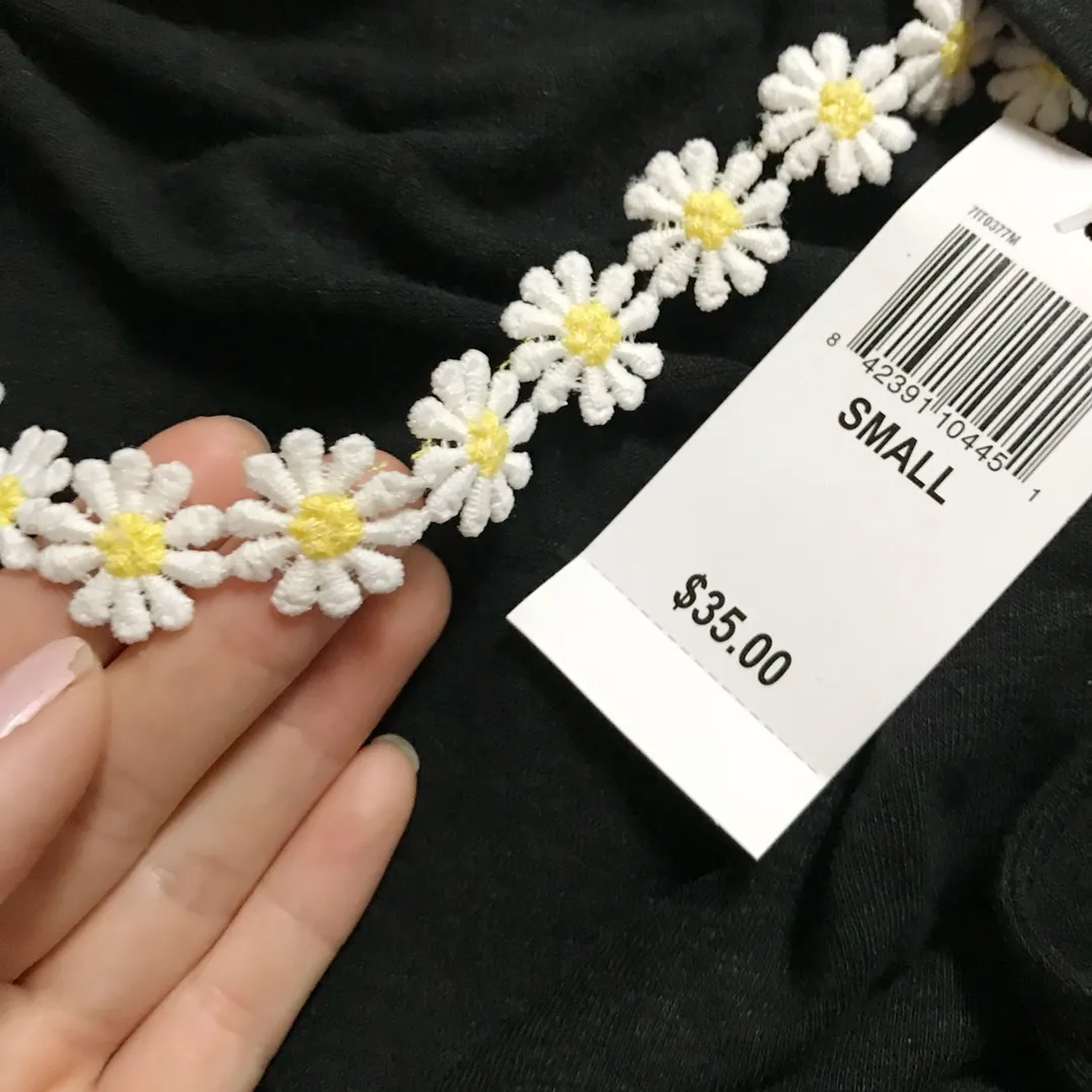 Daisies Choker Black Tank Top - Image 5