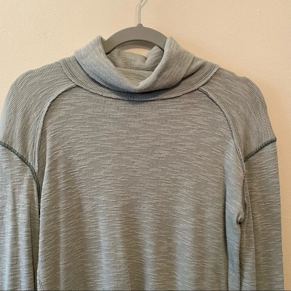 We The People Sweater Size XS - Image 5