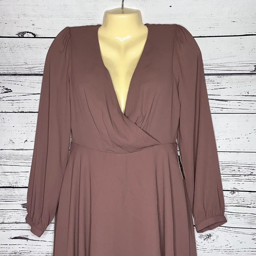 Express NWT Size S Mauve Surplice V-Neckline Cut-Out Back Fit & Flare Dress - Image 2