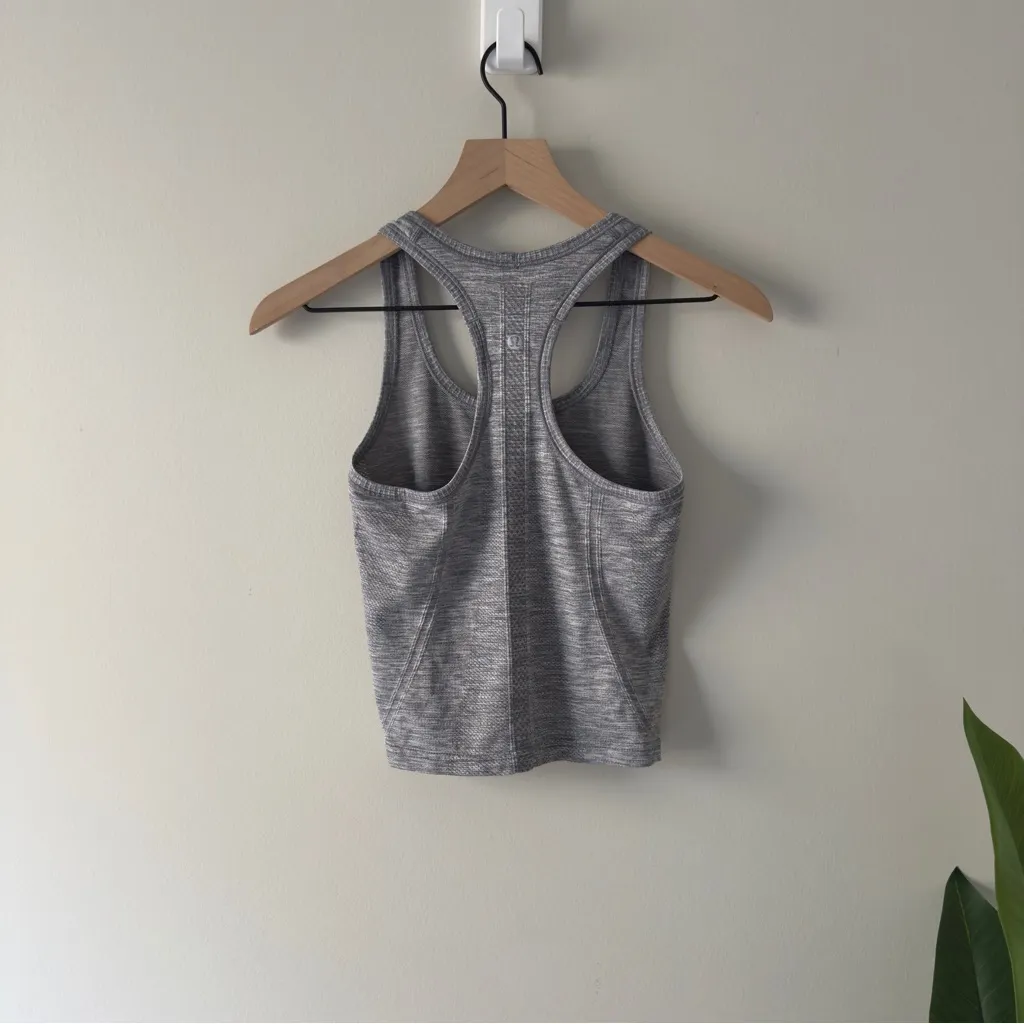 Lululemon Cropped Swiftly Racerback Tank Top Gray Crop Athletic Sleeveless Logo - Image 4