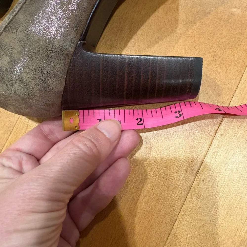 Sofft Natara Mary Jane heel pumps shoes 7.5 metallic taupe suede Tan - Image 8