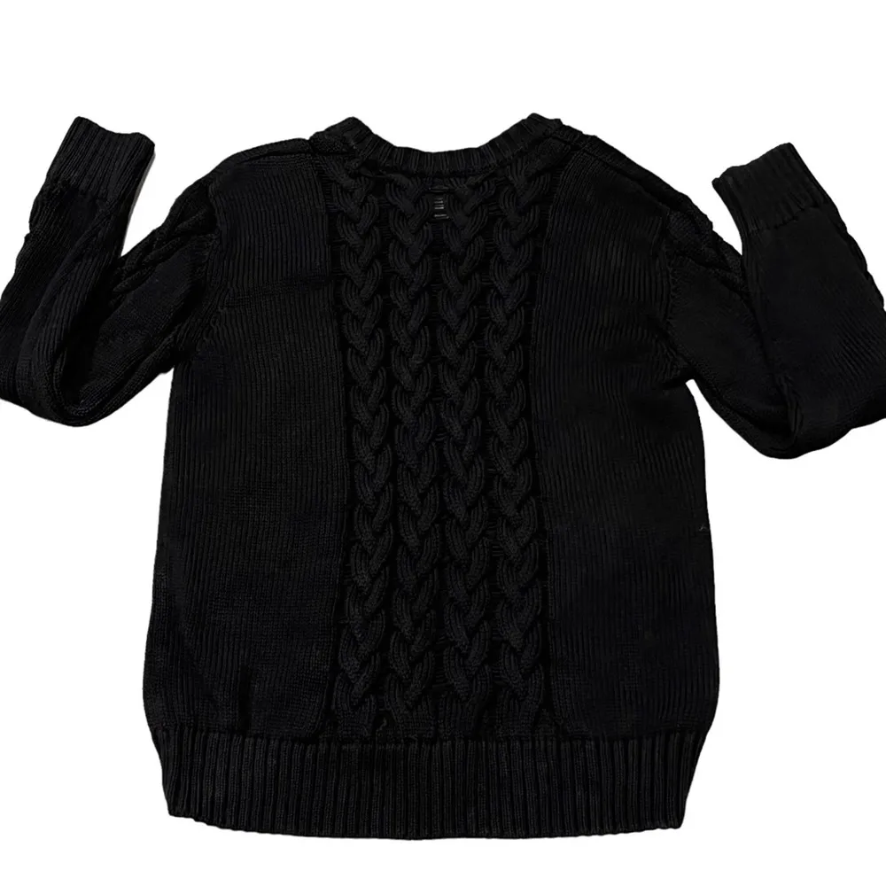 Saint + Sophia Black V - Image 9