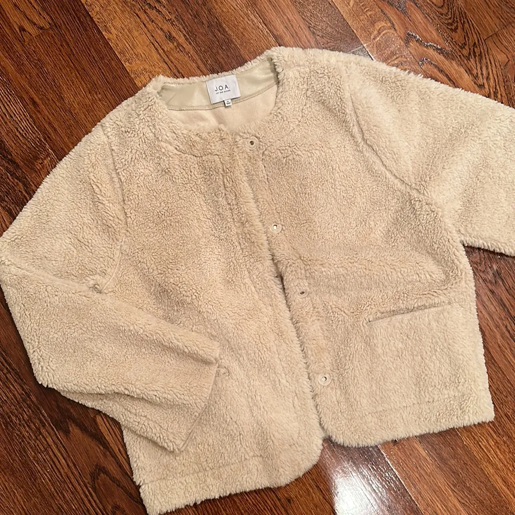 J.O.A jacket Sherpa like size medium - Image 3