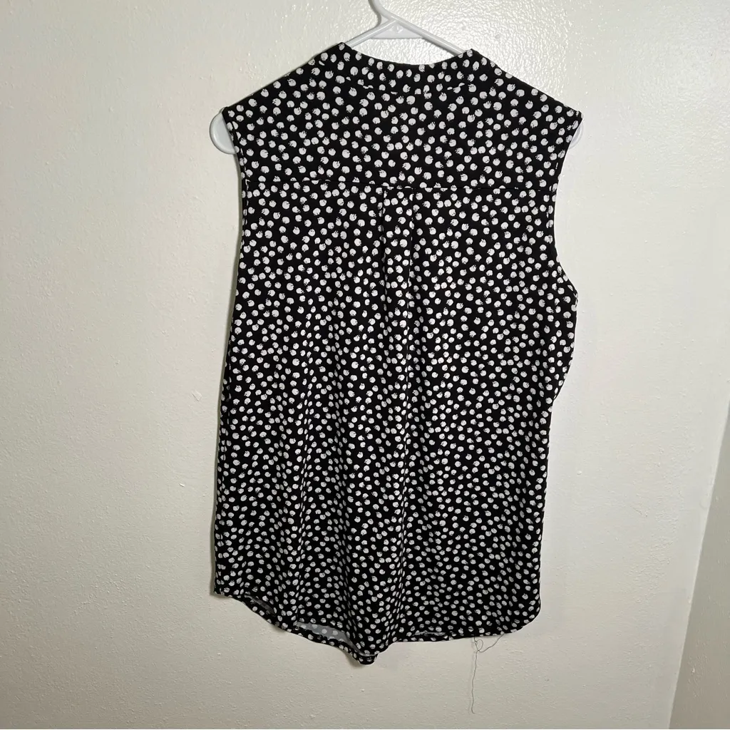 Sleeveless Popover Blouse Black White Polka Dots Size M - Image 6