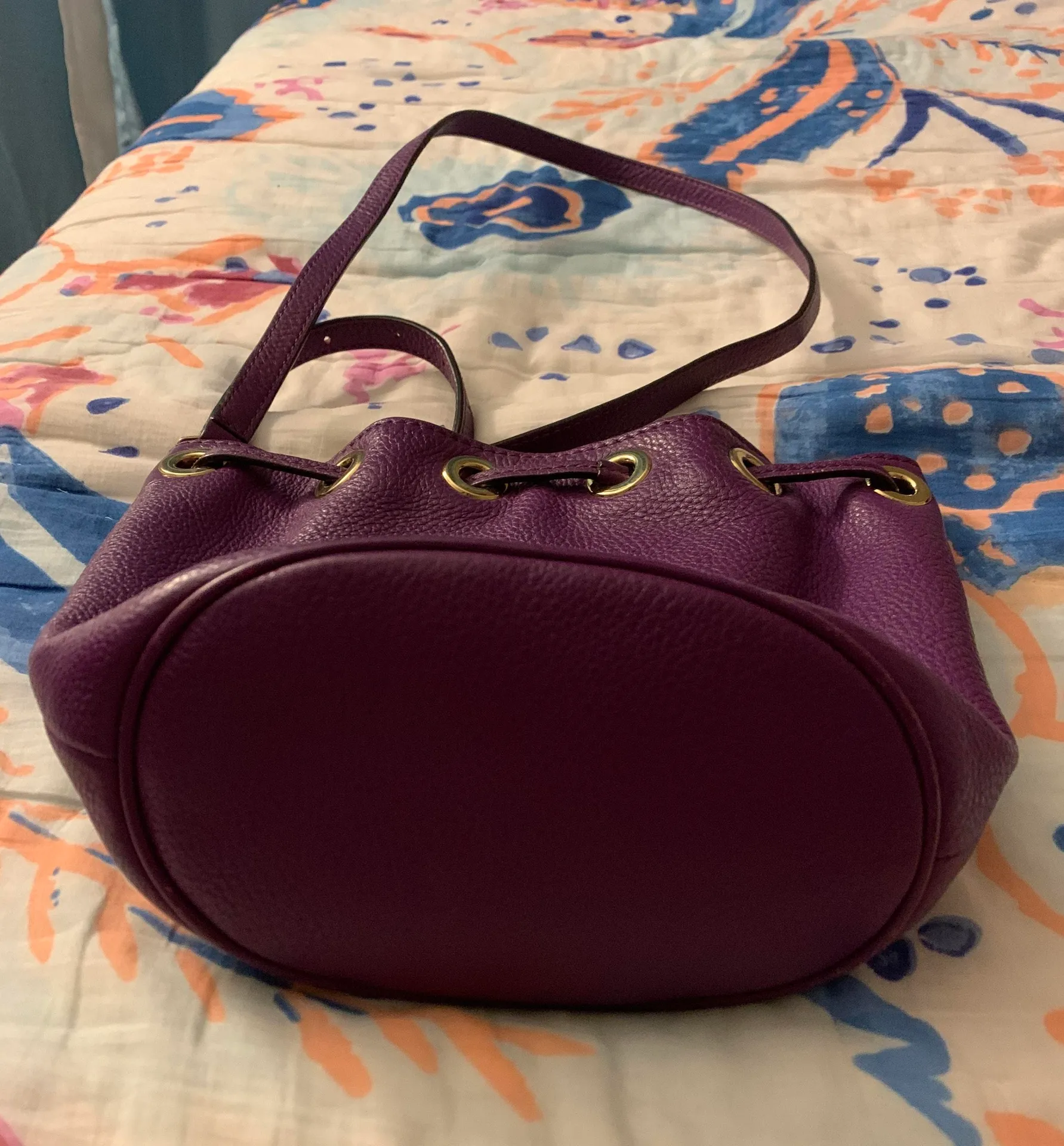 Michael Kors Jules Drawstring Crossbody Bag - Image 4