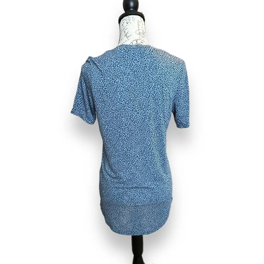 Athleta Scoop V-Neck Blue Cheetah T-Shirt XS NWOT - Image 3