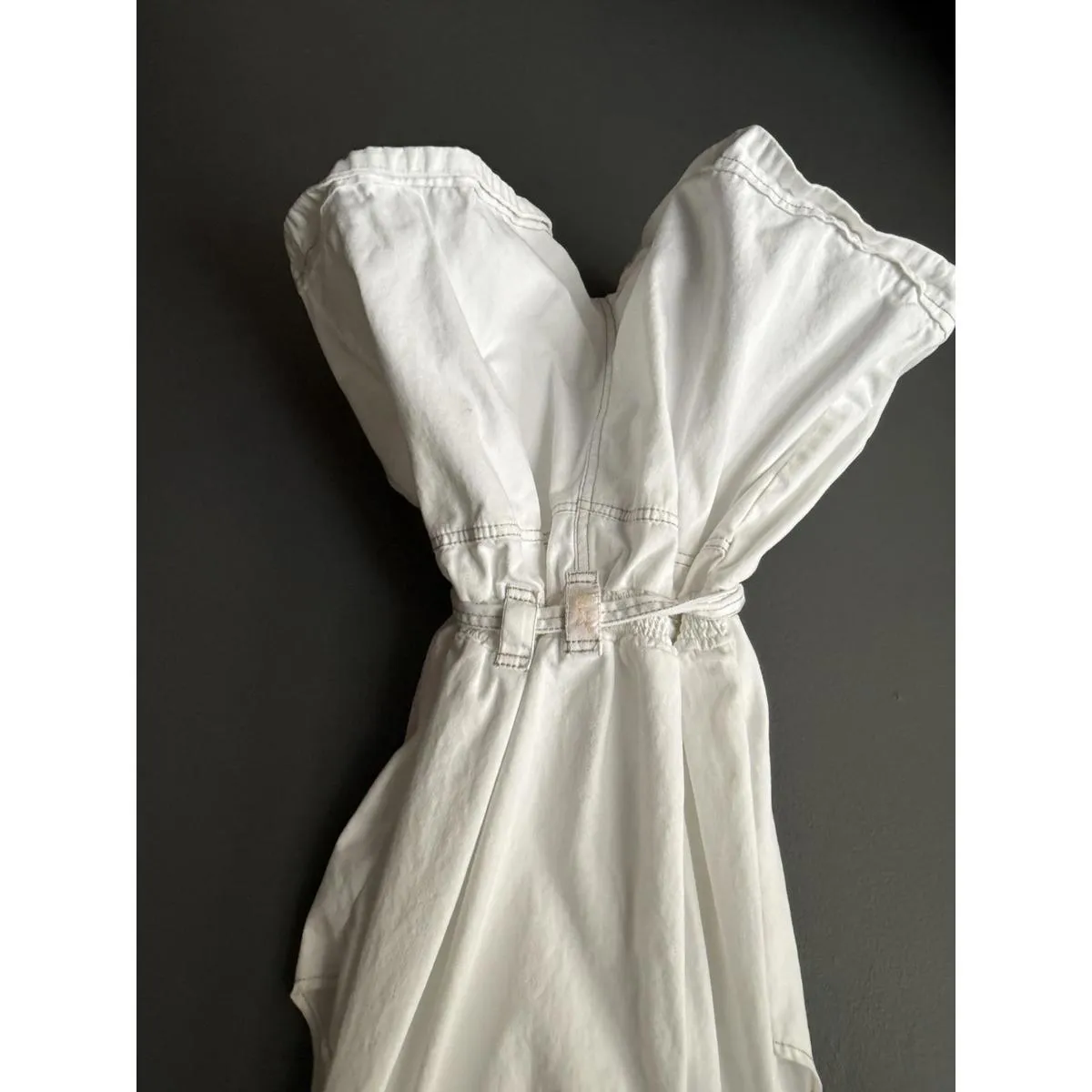 Levi's Women's White Denim Shorts Romper Large - Image 9