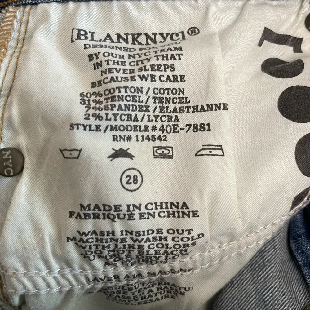 Blank NYC Little Queenie Cut Off Shorts - Image 6