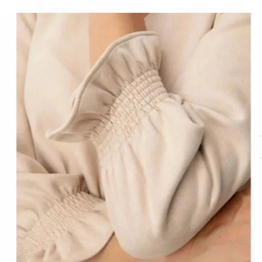 Tuckernuck Easton V-Neck Ruffles 3/4 Sleeve Top Shirt Suede Top Shirt Blouse M - Image 10