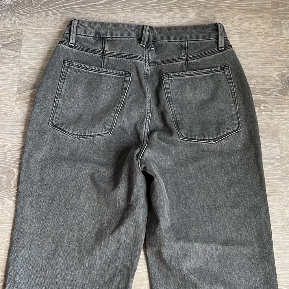 GOOD AMERICAN 90s Loose Baggy Straight Leg Jeans In Faded Black - Image 12