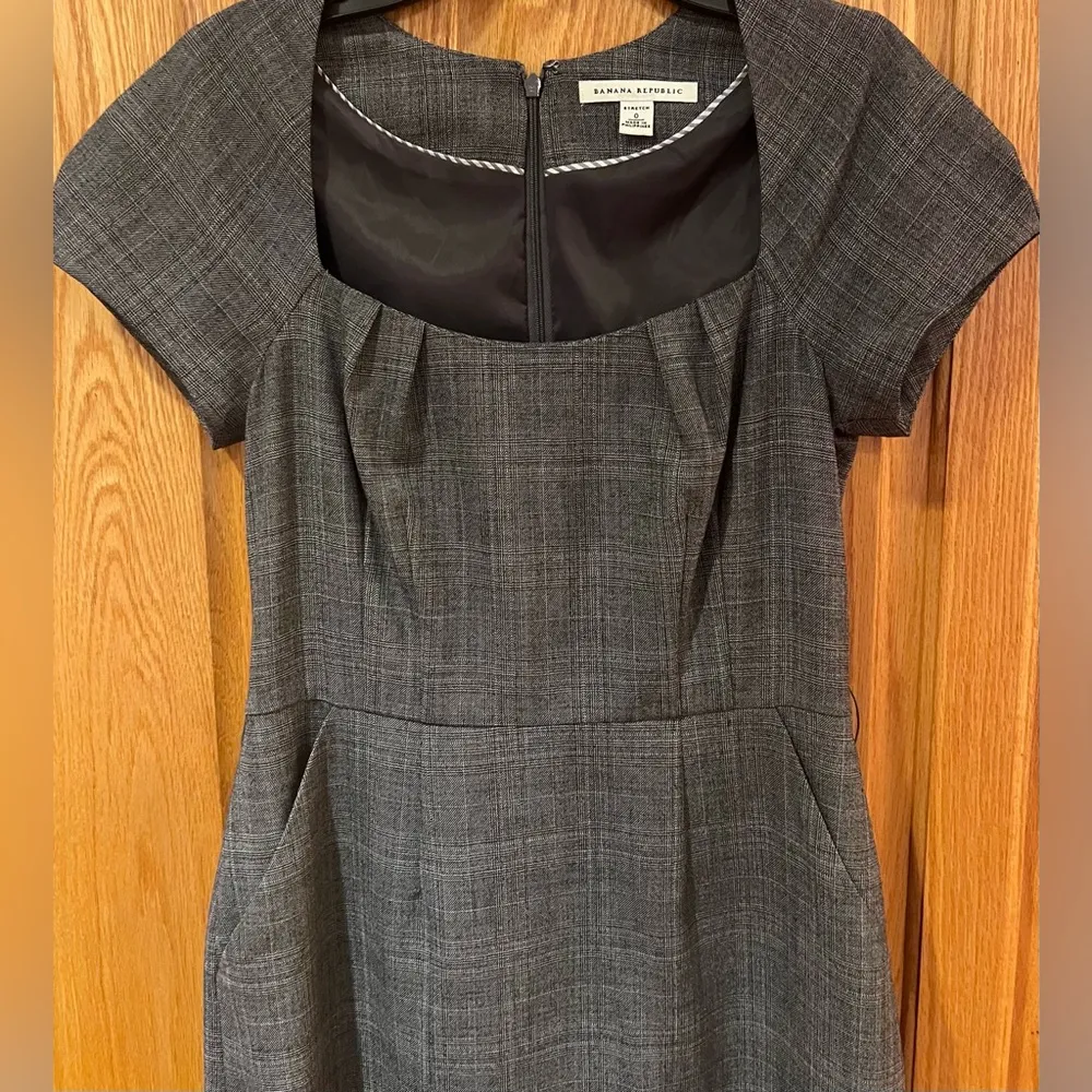 Banana Republic Grey Glen Plaid Wool Classic Career Business Pencil Dress Size 0 - Image 2