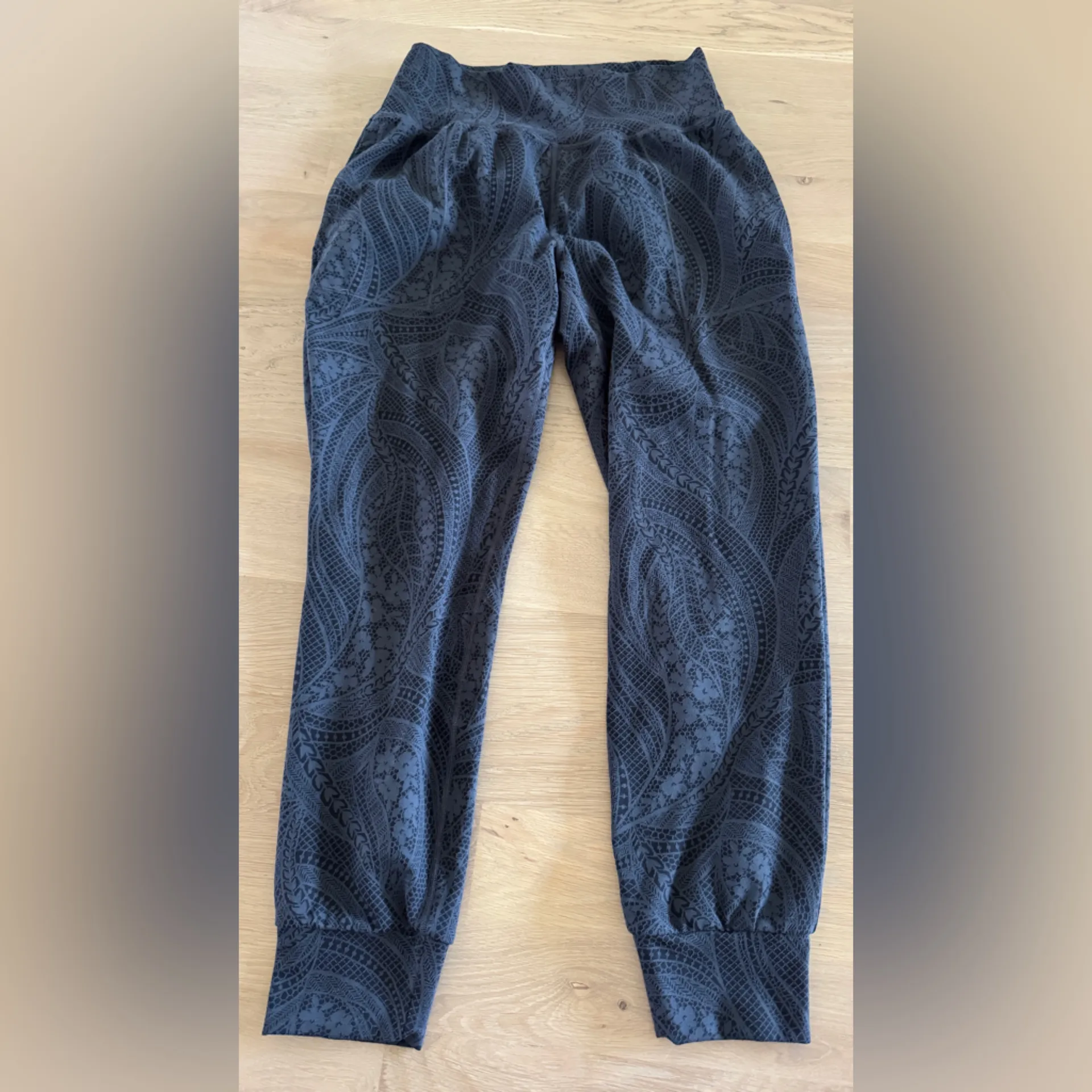 Athleta SALUTATION TEXTURED JOGGER dreamweaver black size medium - Image 3