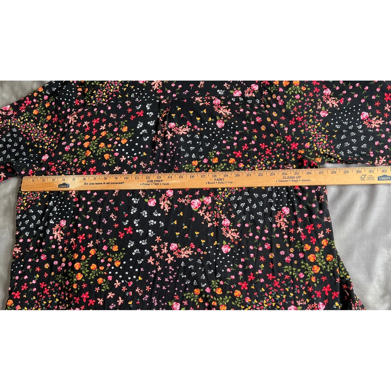 Torrid Harper size 4 shirt black floral 3/4 sleeves flowy career office church - Image 4