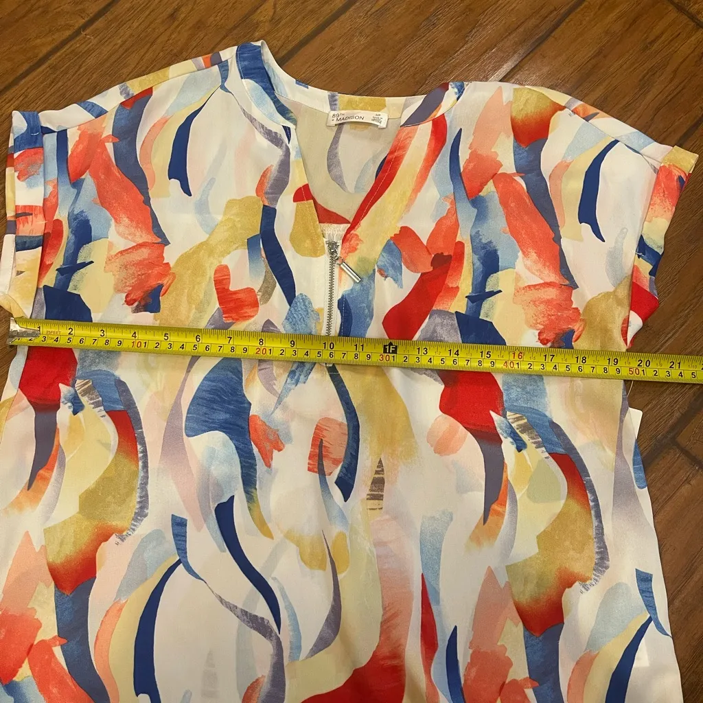 89th & Madison Multicolor Abstract Blouse short sleeve top with zipper NWT small - Image 8