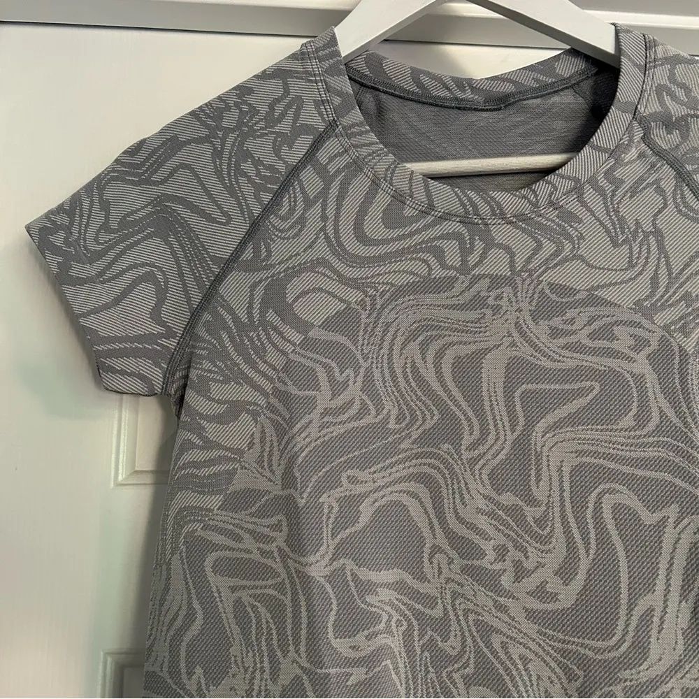Lululemon Swiftly Grey Swirl Abstract Design Super Unique - Image 3