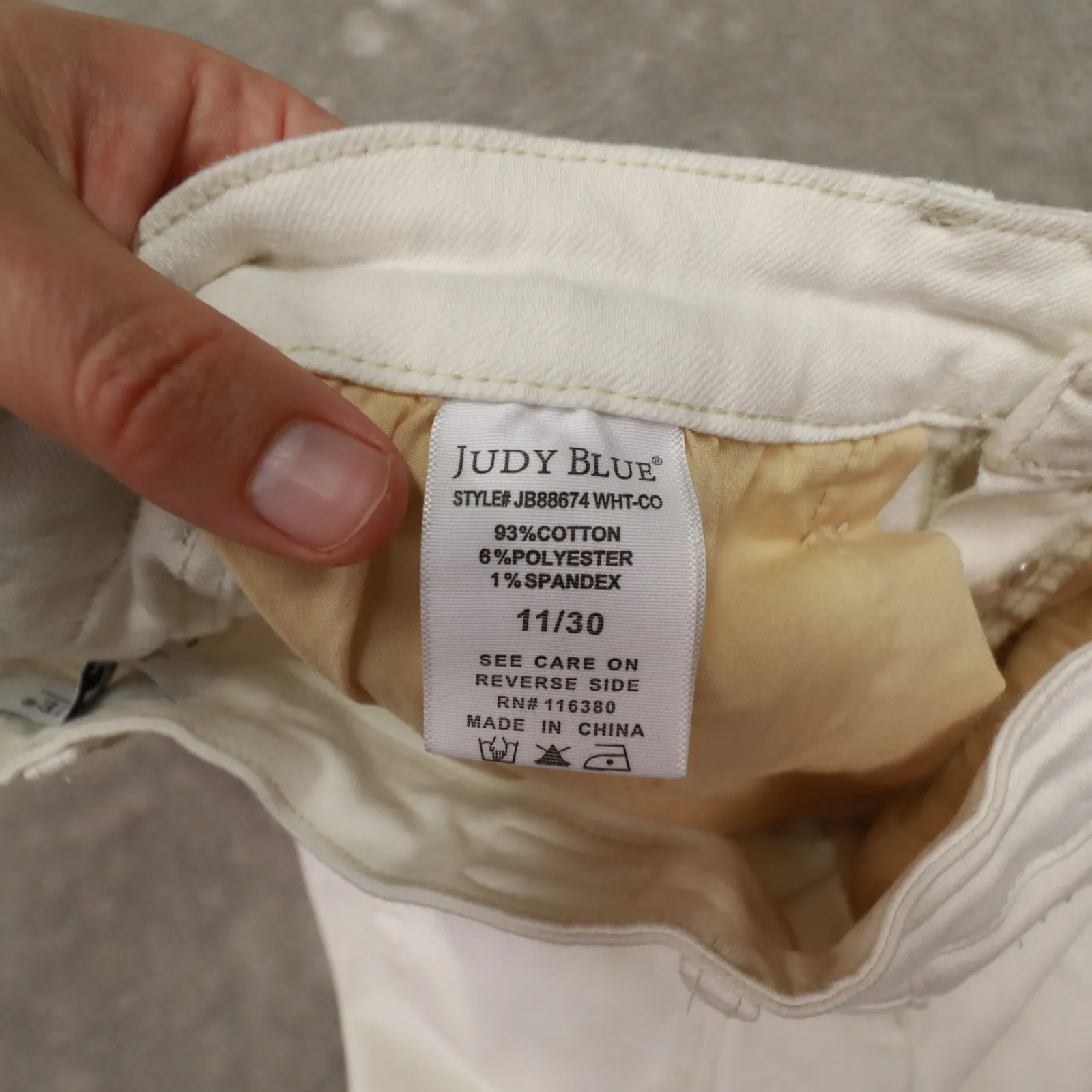 Judy Blue Off White Button Fly Raw Hem Wide Leg Crop Jeans size 11/30 Stretch - Image 8