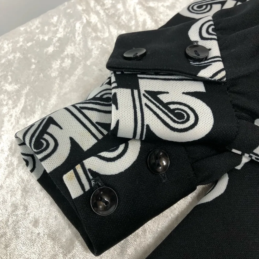 Vintage shirt dress made in California geometric black white long sleeve Size 10 - Image 10