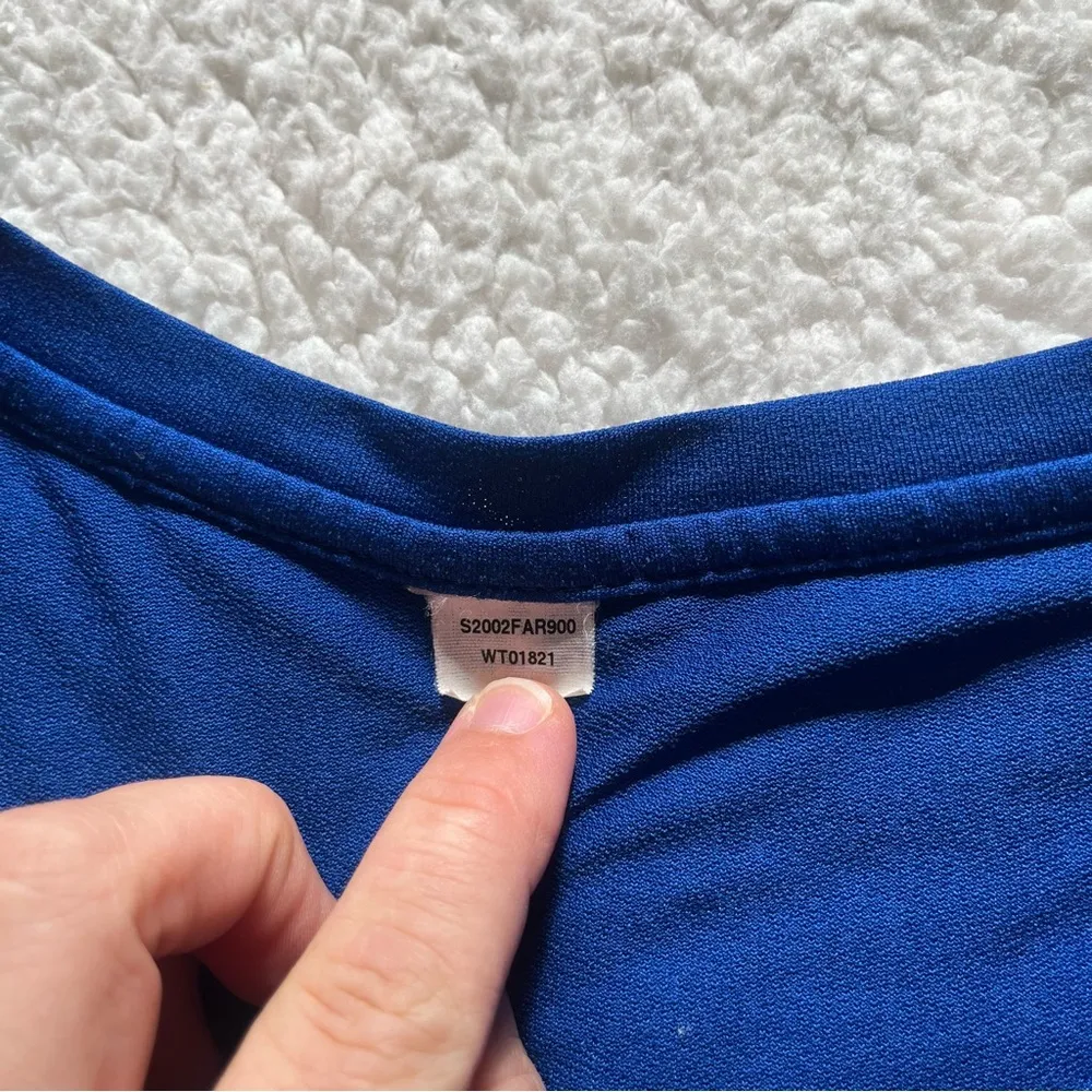 Women’s New Balance Royal Blue V Neck Dri Fit T Shirt Size Small - Image 8