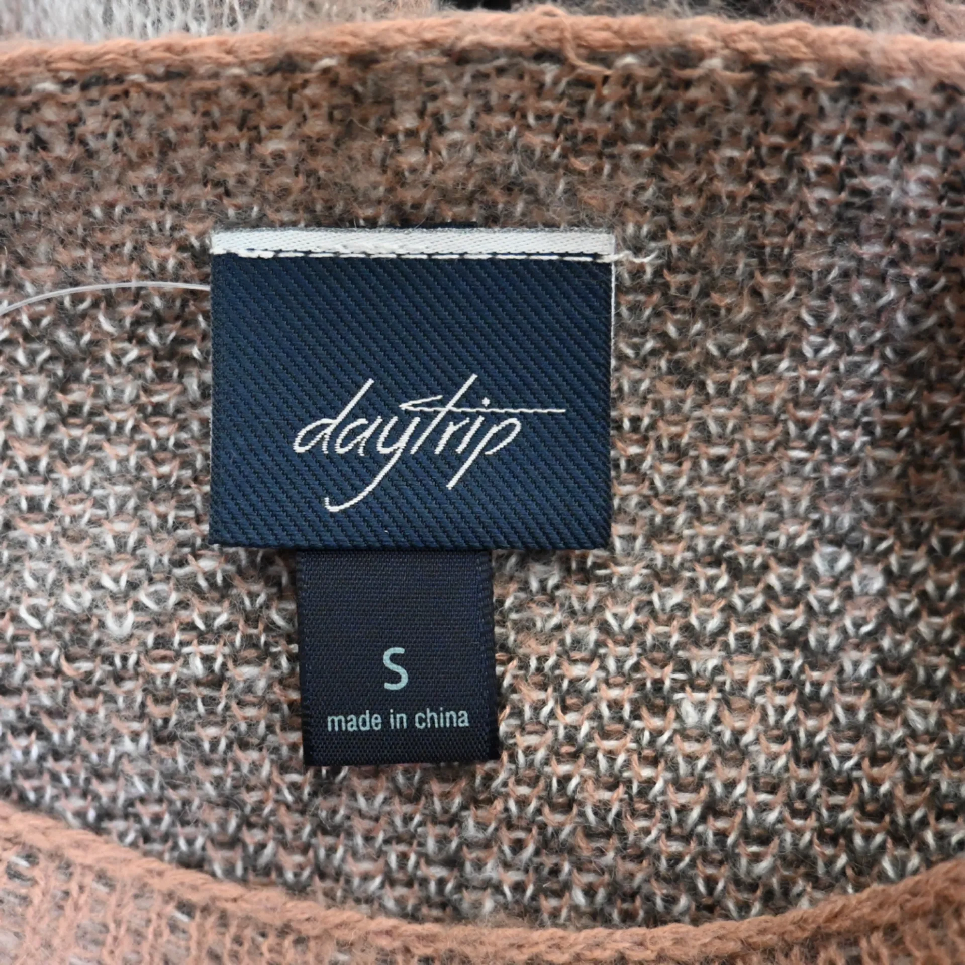 Daytrip Women's S Aztec Print Sweater - Image 7