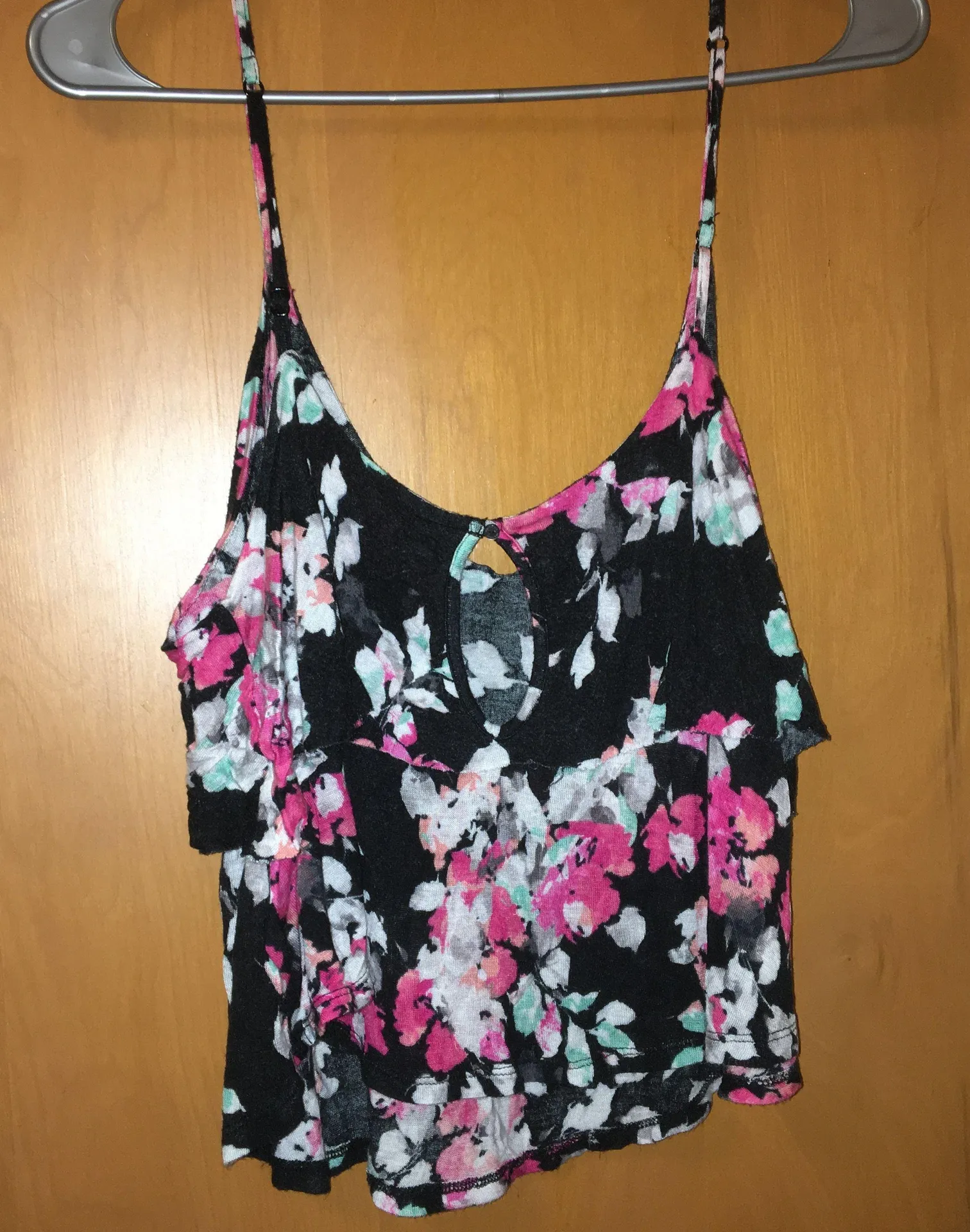 Aeropostale flowery black crop top - Image 2