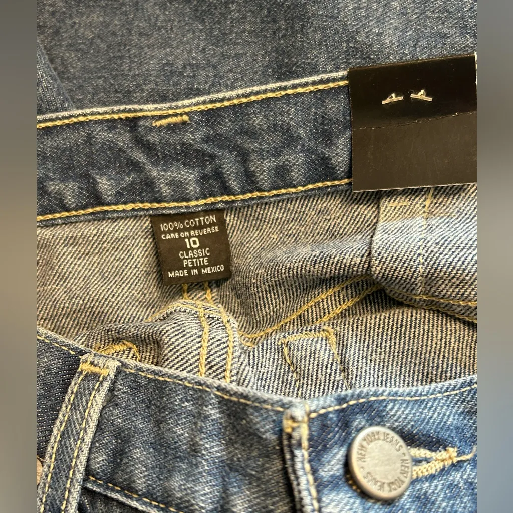 NY & Co size 10P Classic Fit Tapered Leg Stonewashed blue jeans NWT 10 Petite - Image 6