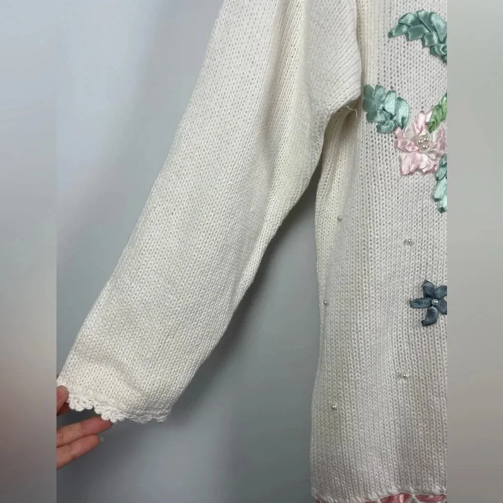 Vintage Colleen Collectibles White Knit Ribbon Floral Planter Pullover Sweater Size M - Image 2