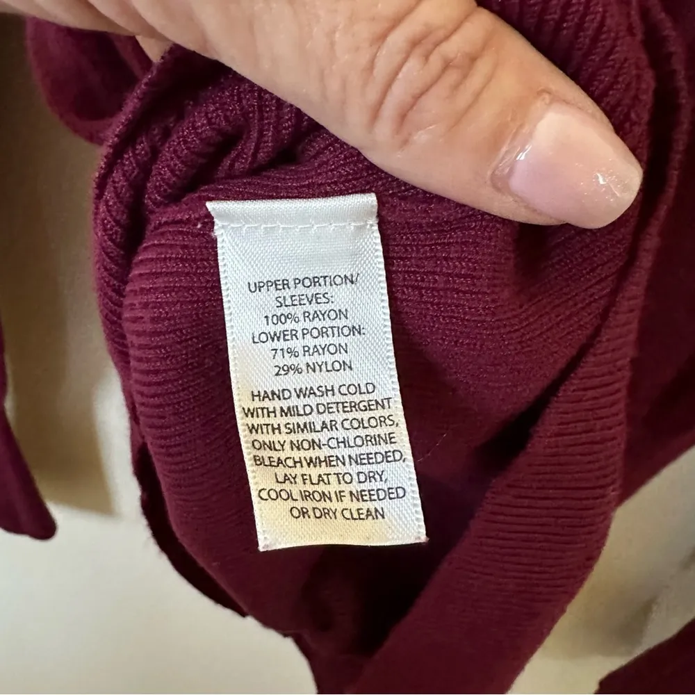 White House Black Market burgundy v-neck sweater XS - Image 6