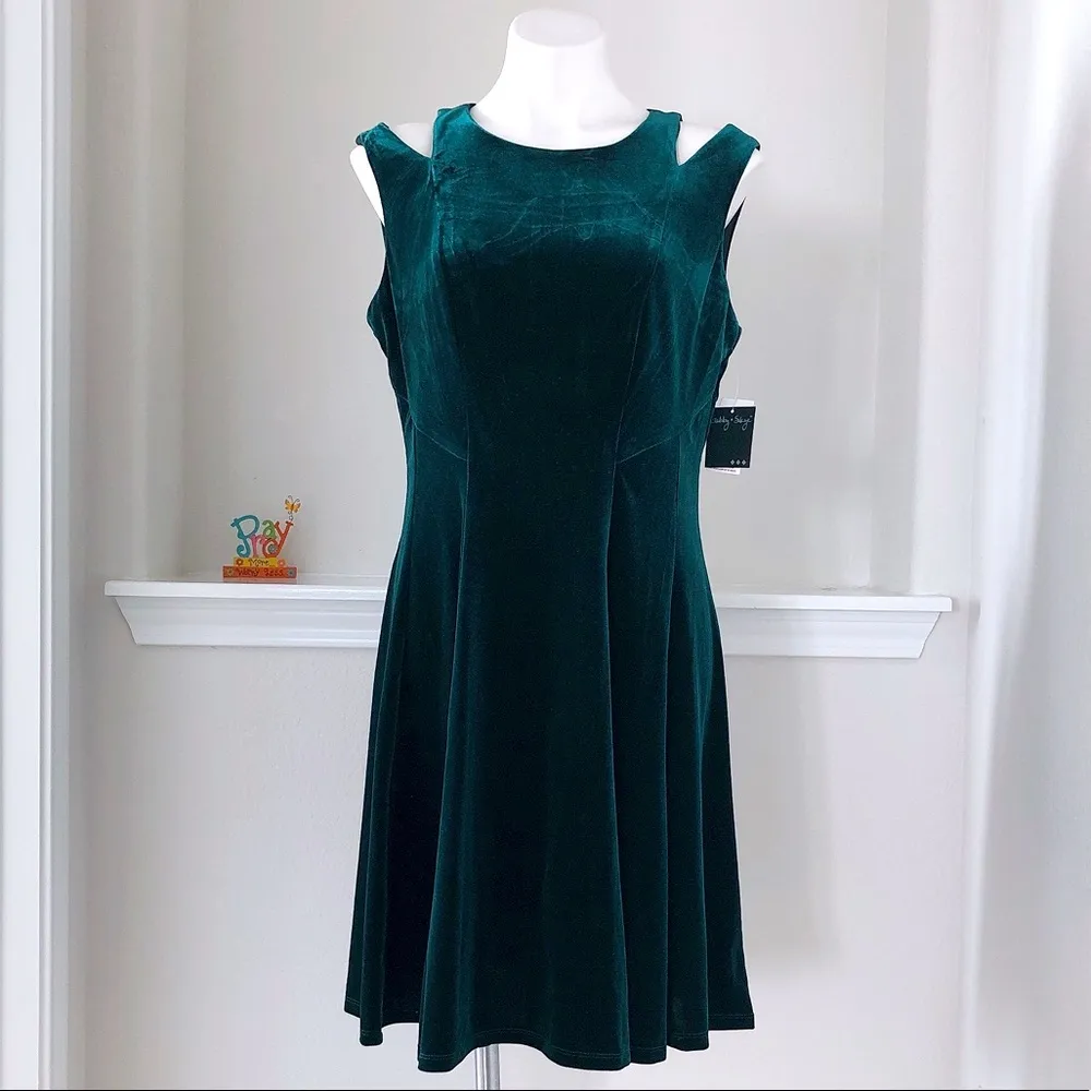 Gabby Skye Cut-Out Velvet Dress Green Size 14 NWT - Image 5
