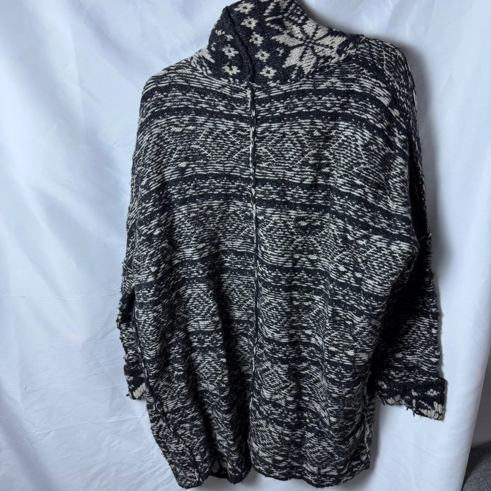Free People Hidden Snowflake Chunky Knit Cardigan Black Cream Oversized Size M - Image 4