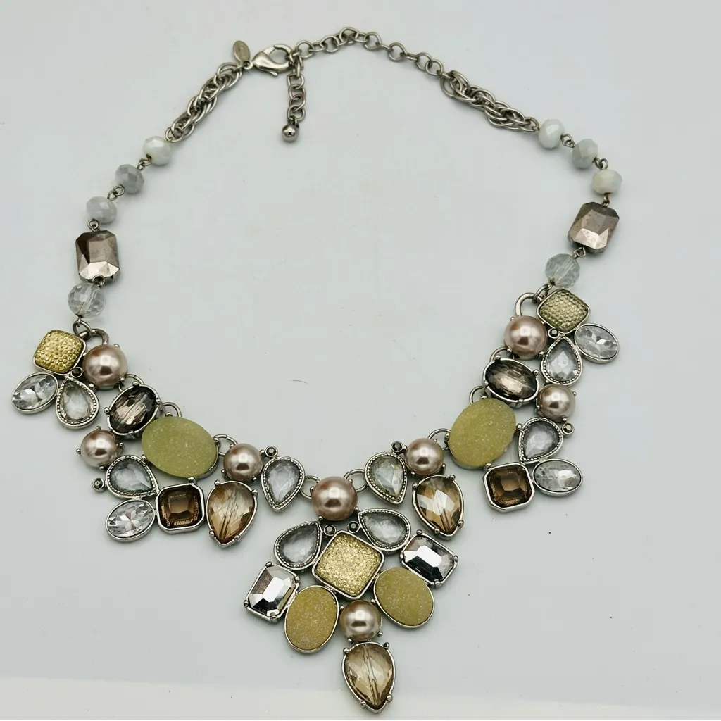 CHICO’S Pearl Crystal Druzy Cluster Silver BIB Statement Necklace - Image 6