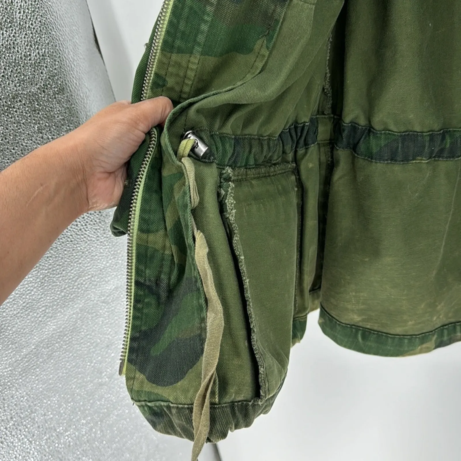 Free People Seize The Day Green Camo Print Utility Jacket Denim Military size XS - Image 10