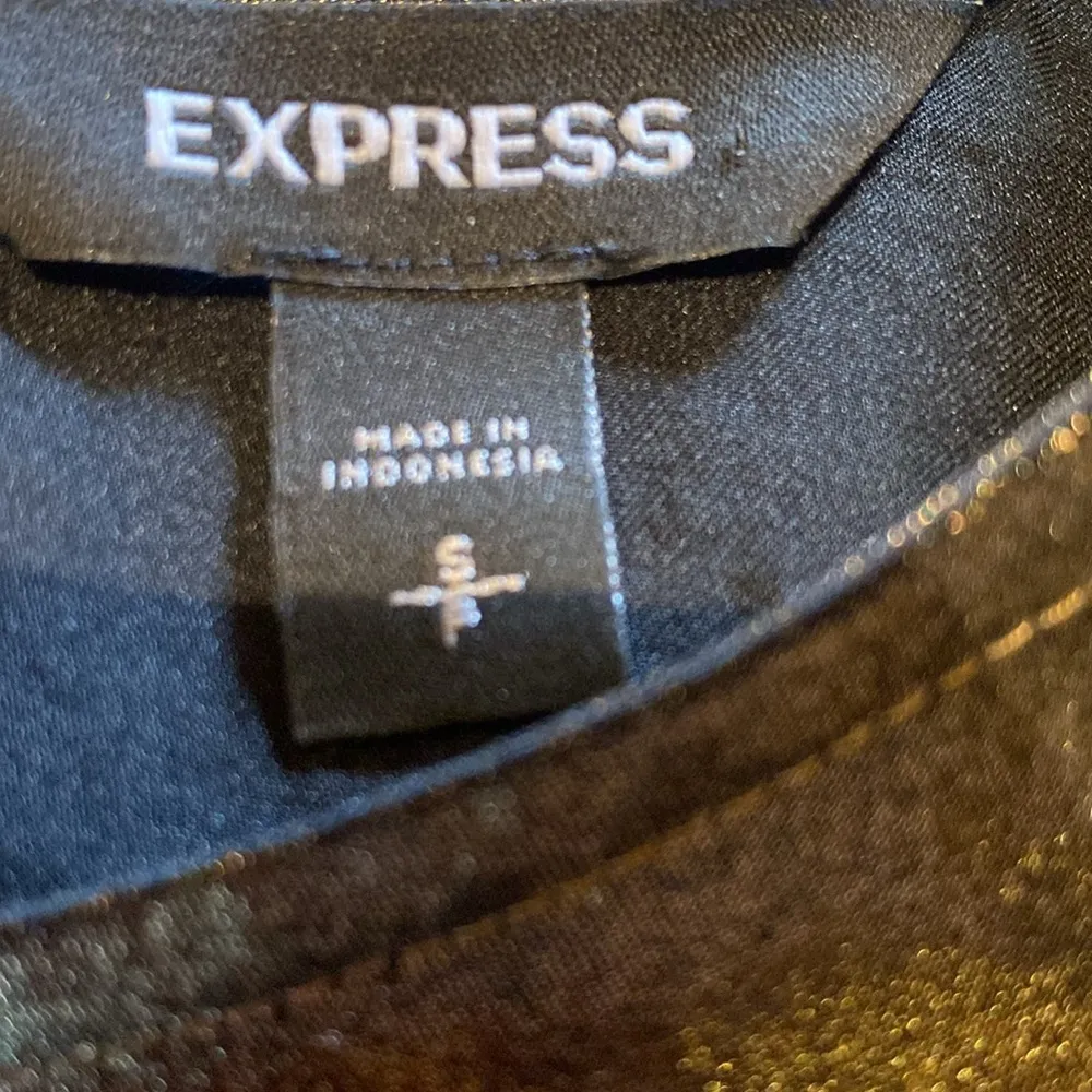 EXPRESS  Gold Metallic Puff Sleeve Button Cuff Blouse Size SMALL - Image 6