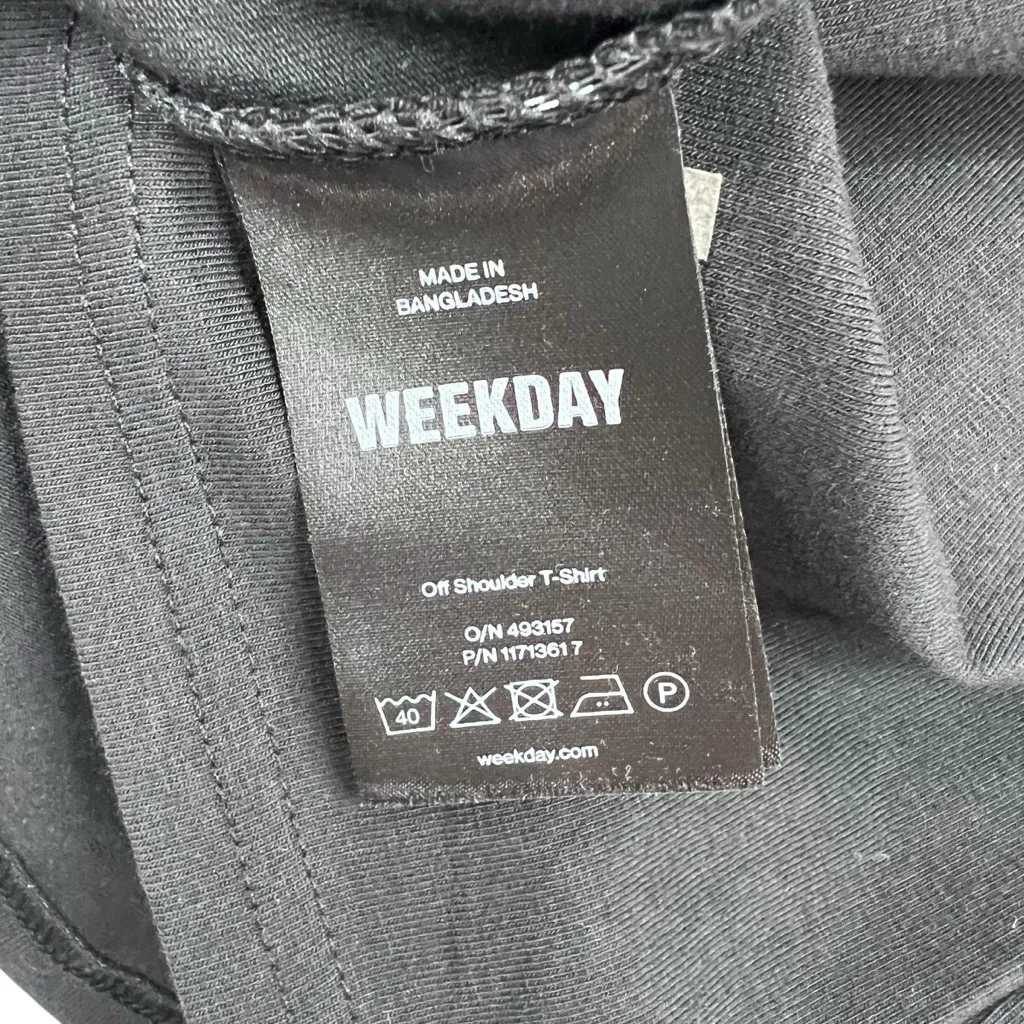 NWT Weekday Off the Shoulder Tee in Black Women’s Size Medium - Image 6