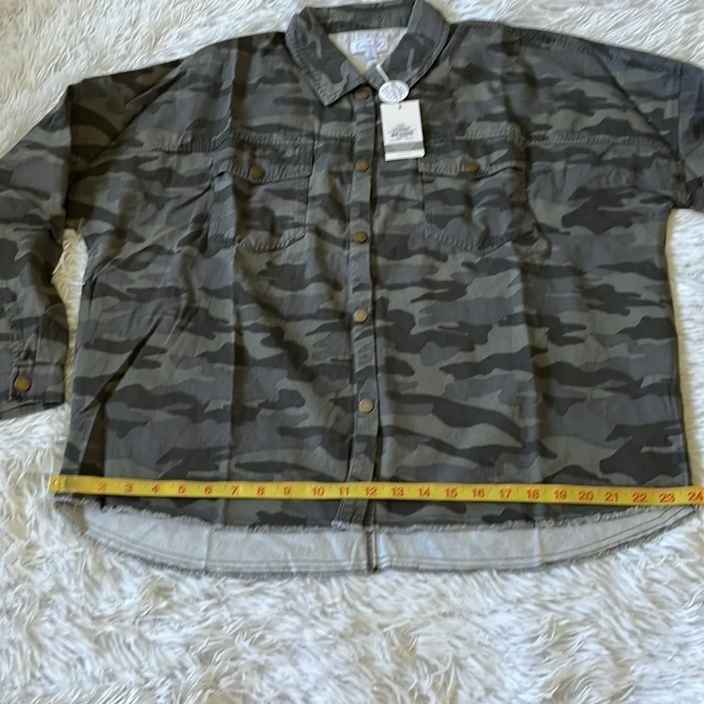 Mud Pie Women’s Oversized STERLING GREEN CAMO SHACKET size Medium - Image 5