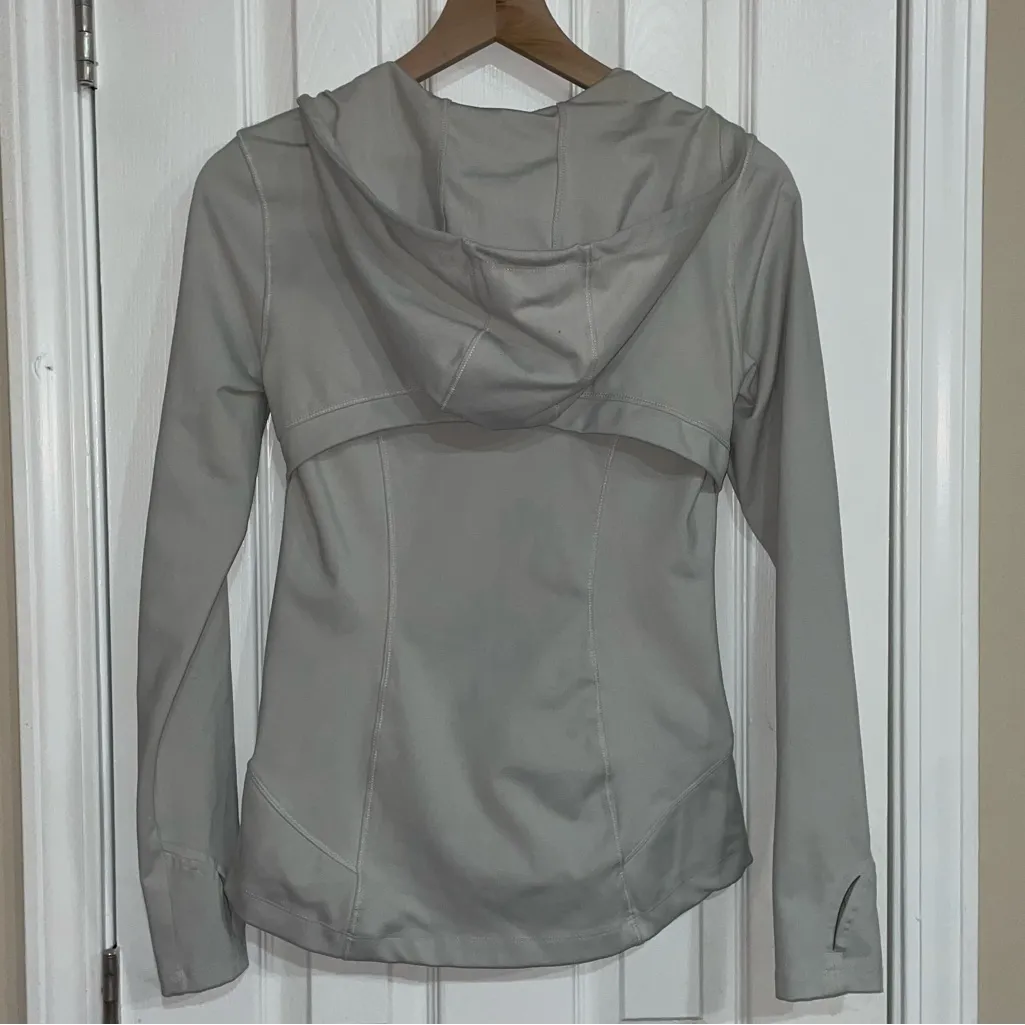 Spyder Women’s Athletic Light Weight Active Full Zip  Hooded Jacket Grey Size SM - Image 2